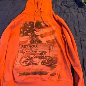 Light sleeve sweatshirt hoodie